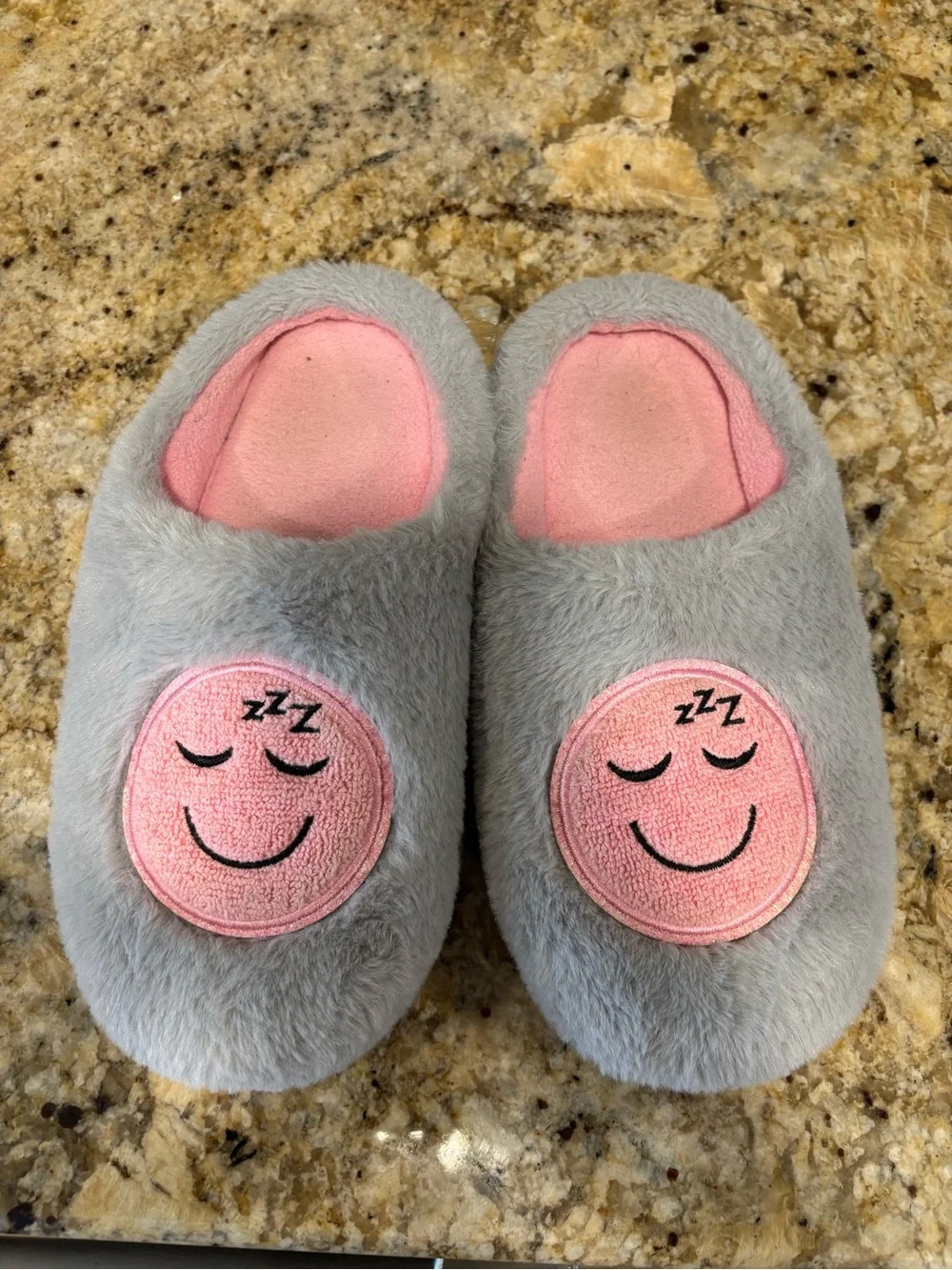 Wonder Nation Girls Fur Slip-On Slippers Smiley Face XL size 4-5